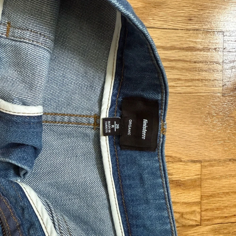 NEW: Finisterre Women's Yarrel Jeans (26R UK size/US 25) Washed Retro Indigo - Picture 8 of 16